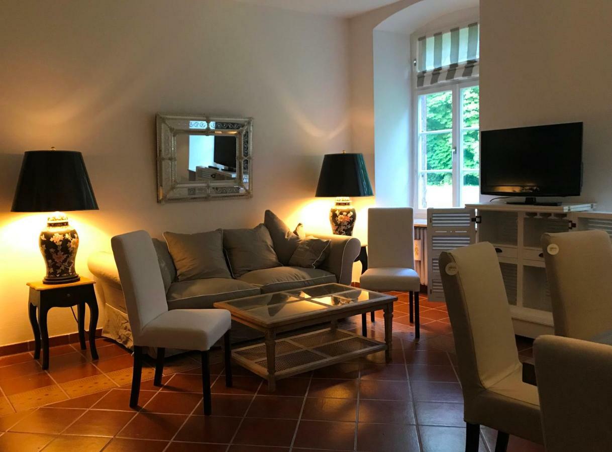 Elegantes Gaesteapartment Verano In Schloss Und Hofgut Langenzell Wiesenbach المظهر الخارجي الصورة